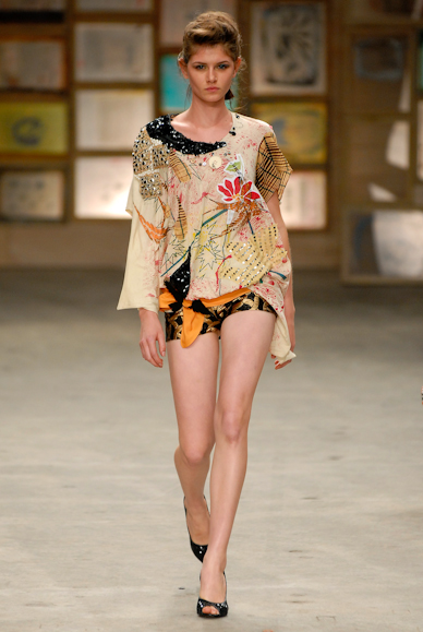 desfiles-theodora-rioverao2007rtw-111
