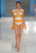 desfiles-lenny-rioverao2007rtw-106
