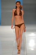 desfiles-lenny-rioverao2007rtw-130