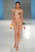 desfiles-lenny-rioverao2007rtw-132