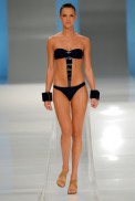 desfiles-lenny-rioverao2007rtw-144