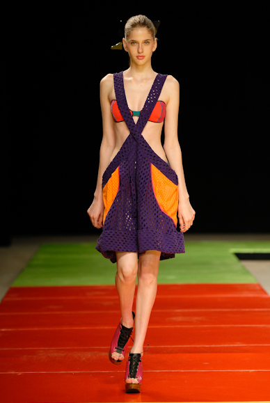desfiles-luizabonadiman-rioverao2007rtw-102