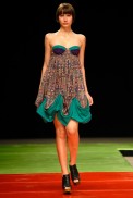 desfiles-luizabonadiman-rioverao2007rtw-106