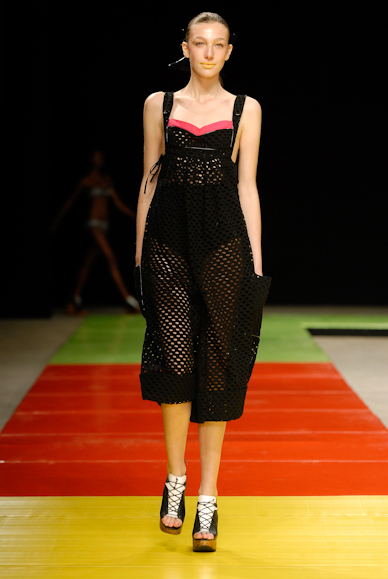 desfiles-luizabonadiman-rioverao2007rtw-109