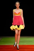 desfiles-luizabonadiman-rioverao2007rtw-112