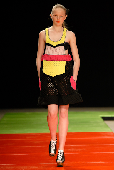 desfiles-luizabonadiman-rioverao2007rtw-115