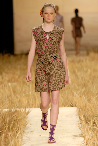 desfiles-mariabonitaextra-rioverao2007rtw-102