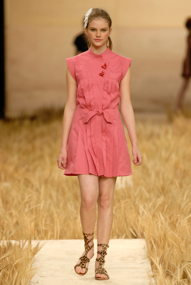 desfiles-mariabonitaextra-rioverao2007rtw-104