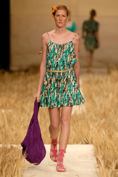 desfiles-mariabonitaextra-rioverao2007rtw-111