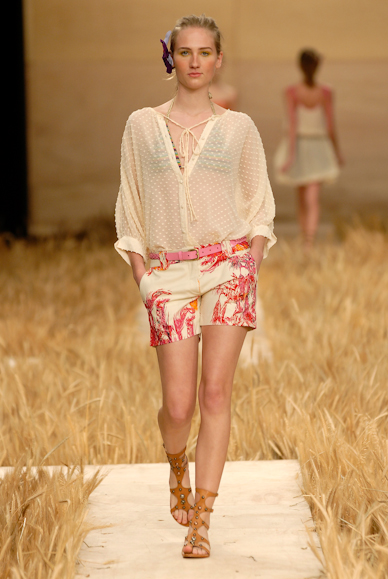 desfiles-mariabonitaextra-rioverao2007rtw-116