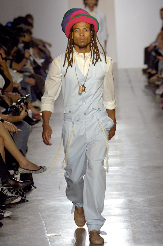 desfile-alexandreherchcovichmen-saopauloverao2007rtw-102