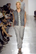 desfile-alexandreherchcovichmen-saopauloverao2007rtw-105