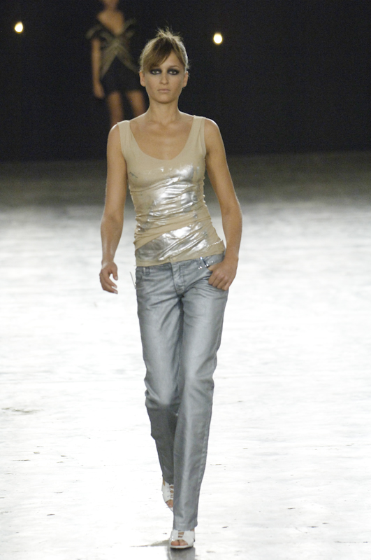 desfile-carlostufvesson-saopauloverao2007rtw-100