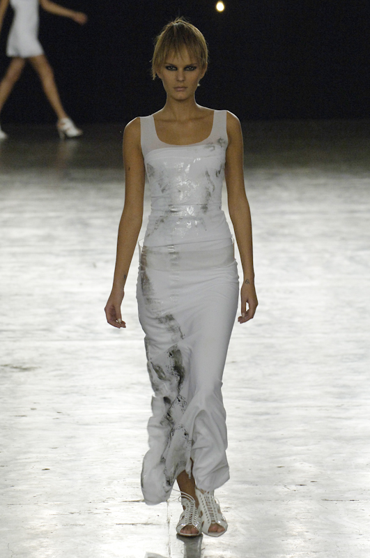 desfile-carlostufvesson-saopauloverao2007rtw-106