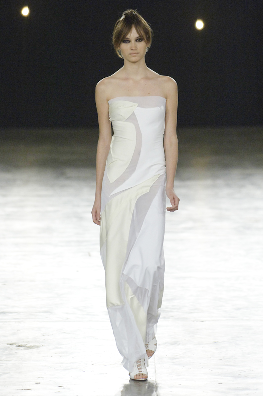 desfile-carlostufvesson-saopauloverao2007rtw-112