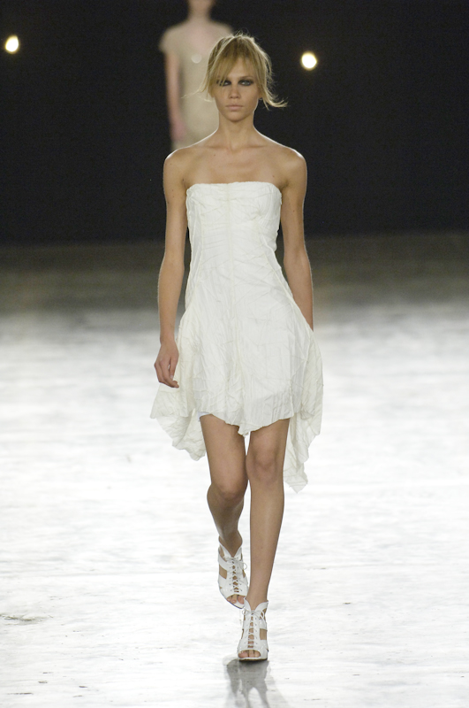 desfile-carlostufvesson-saopauloverao2007rtw-123