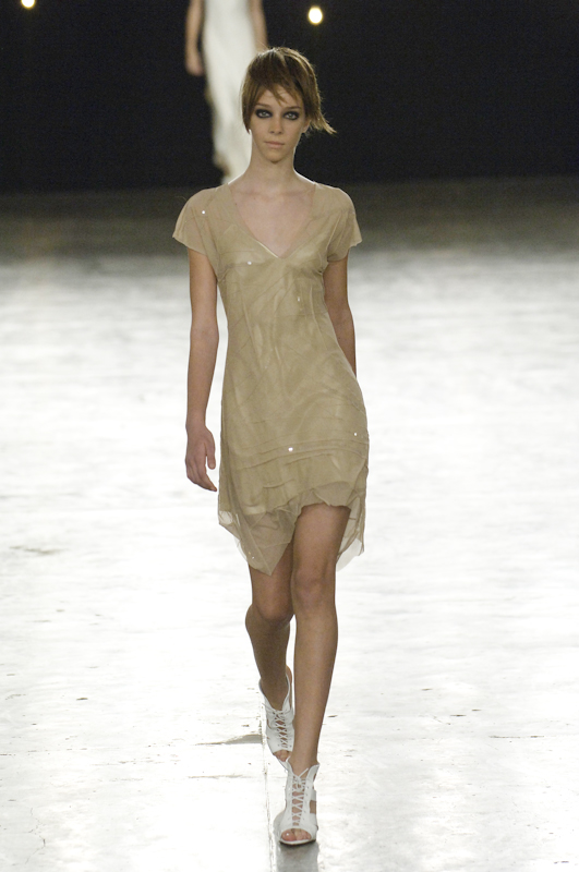 desfile-carlostufvesson-saopauloverao2007rtw-124