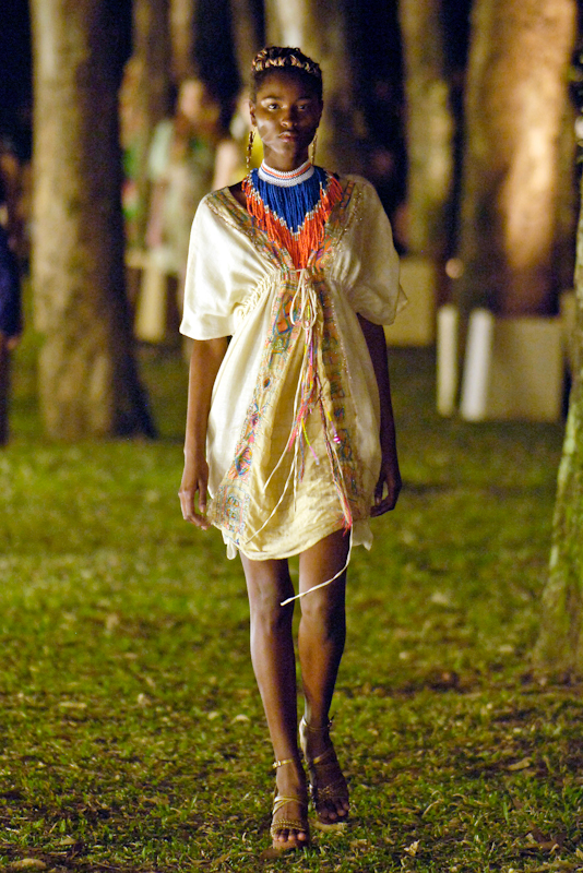 desfile-ellus-saopauloverao2007rtw-100