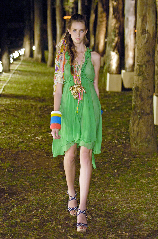 desfile-ellus-saopauloverao2007rtw-105