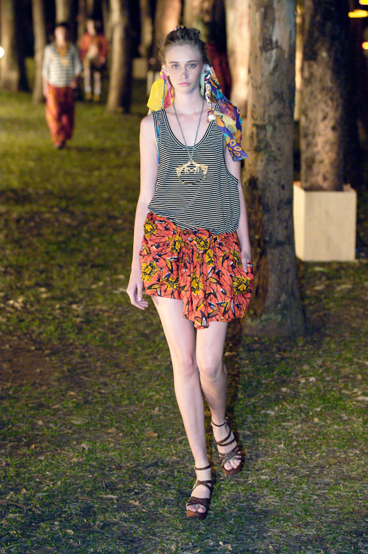 desfile-ellus-saopauloverao2007rtw-110