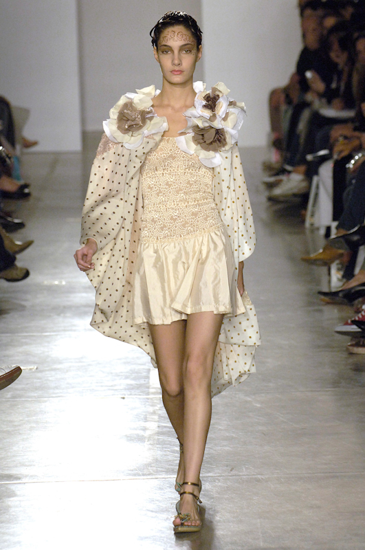 desfile-erikaikezili-saopauloverao2007rtw-100