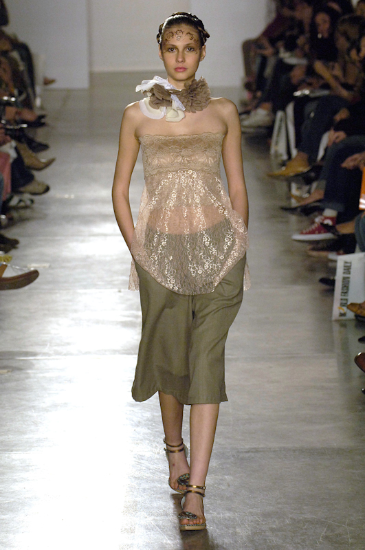 desfile-erikaikezili-saopauloverao2007rtw-105