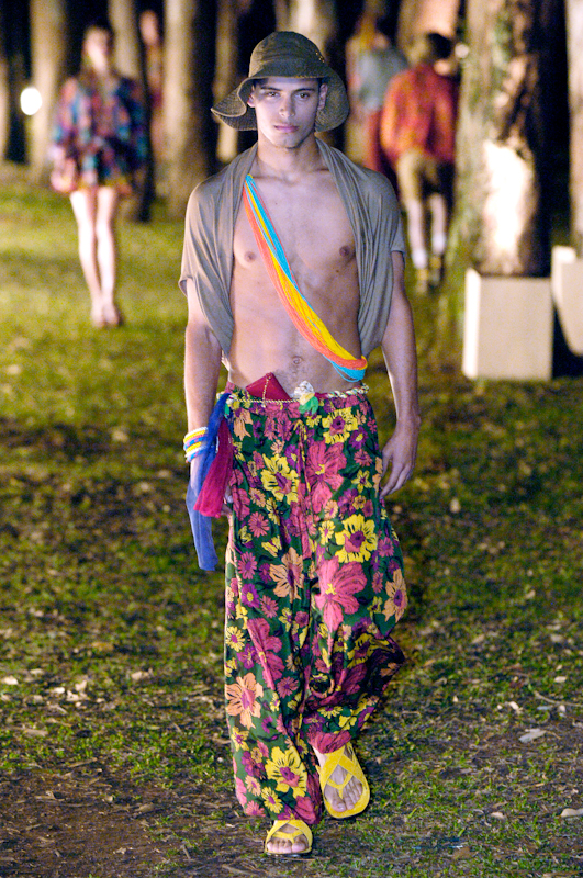 desfile-ellus-saopauloverao2007rtw-114