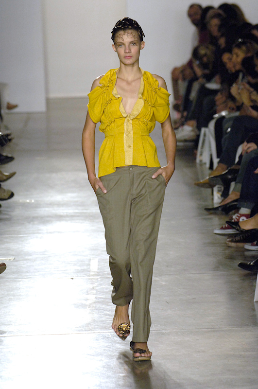 desfile-erikaikezili-saopauloverao2007rtw-107