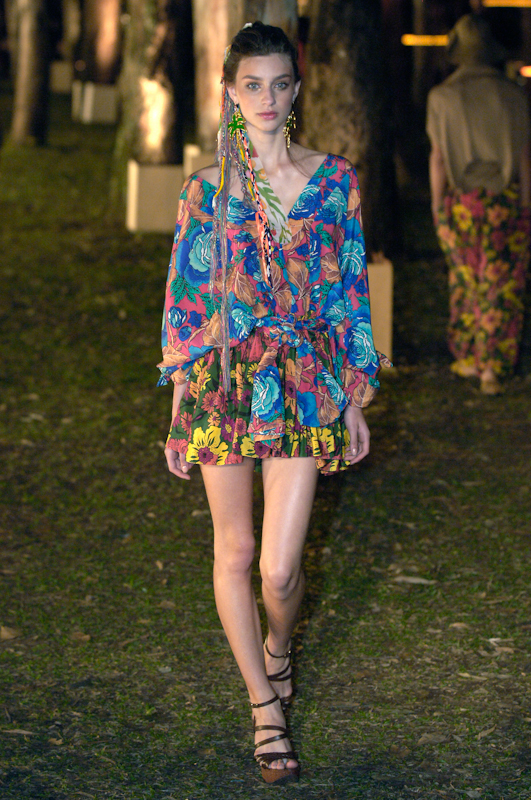 desfile-ellus-saopauloverao2007rtw-115