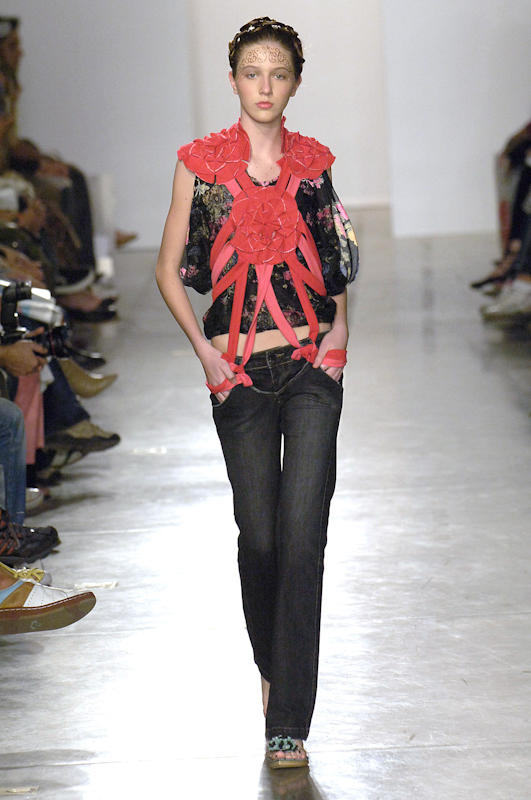 desfile-erikaikezili-saopauloverao2007rtw-125