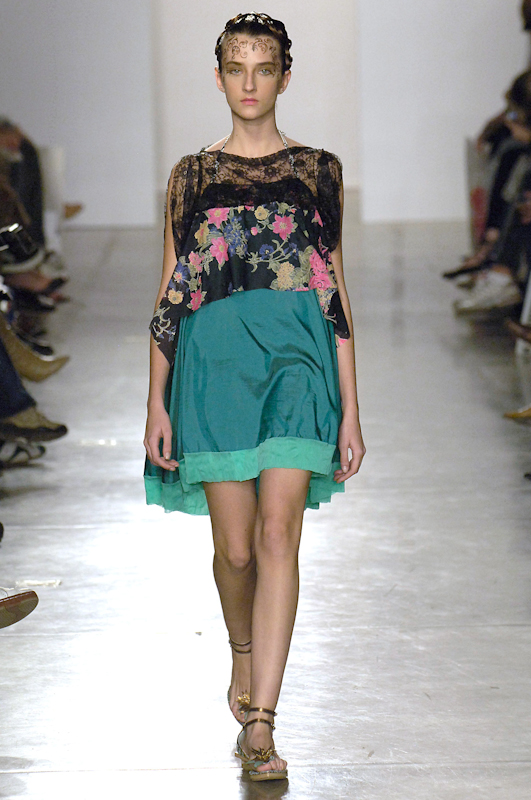 desfile-erikaikezili-saopauloverao2007rtw-127