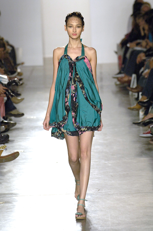 desfile-erikaikezili-saopauloverao2007rtw-132