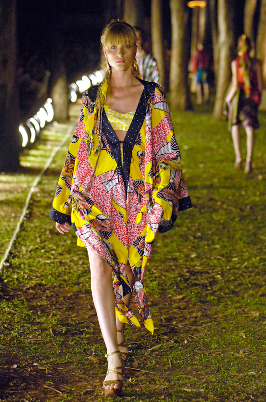 desfile-ellus-saopauloverao2007rtw-146