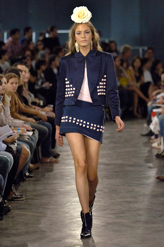 desfile-fabiabercsek-saopauloverao2007rtw-112