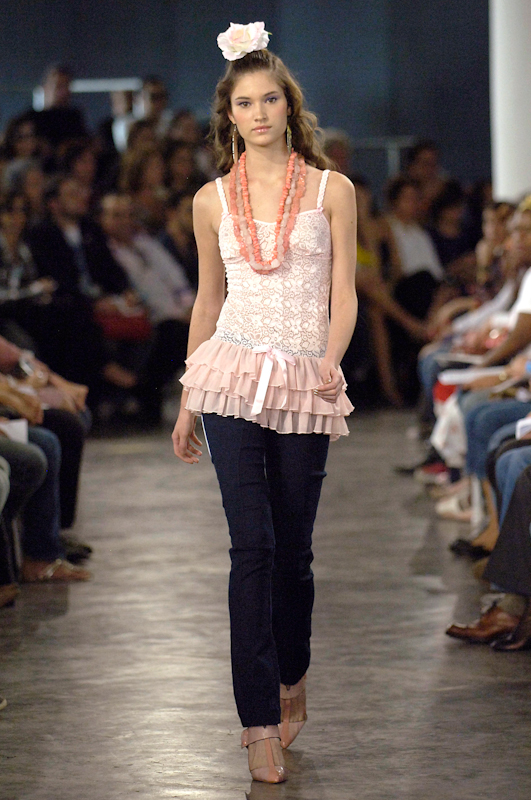 desfile-fabiabercsek-saopauloverao2007rtw-116