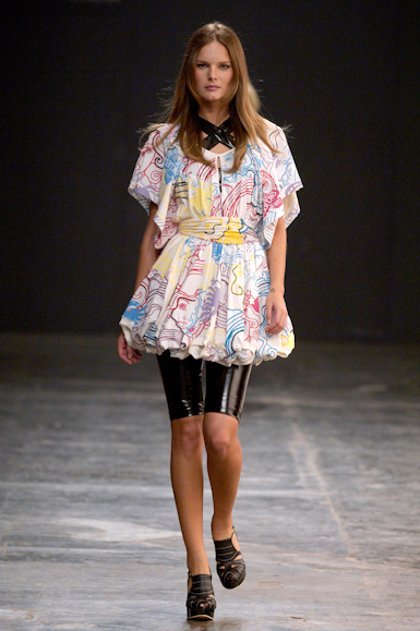desfile-cavalera-saopauloverao2007rtw-100