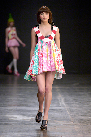 desfile-cavalera-saopauloverao2007rtw-103