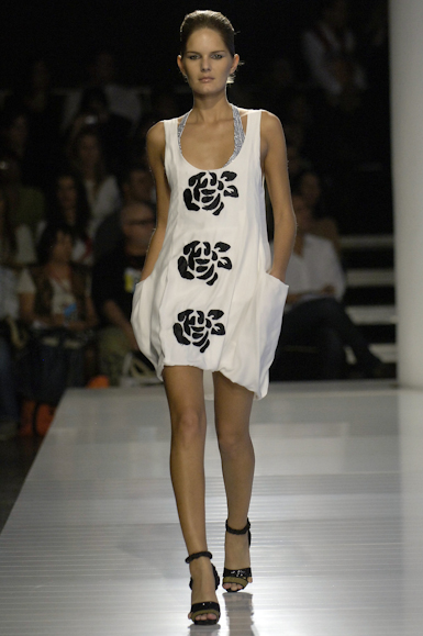 desfile-iodice-saopauloverao2007rtw-128