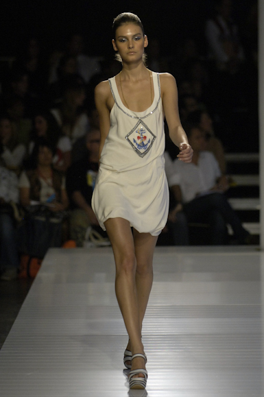 desfile-iodice-saopauloverao2007rtw-137