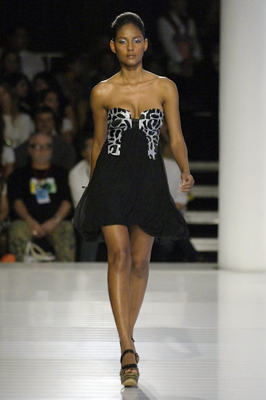 desfile-iodice-saopauloverao2007rtw-153