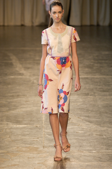 desfiles-isabelacapeto-saopauloverao2007rtw-137
