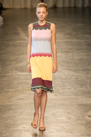 desfiles-isabelacapeto-saopauloverao2007rtw-140