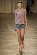 desfiles-isabelacapeto-saopauloverao2007rtw-145