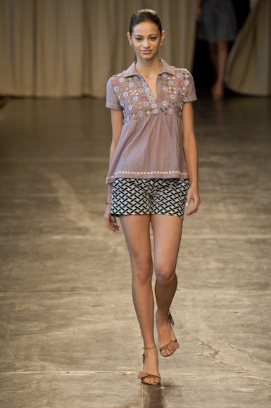 desfiles-isabelacapeto-saopauloverao2007rtw-145