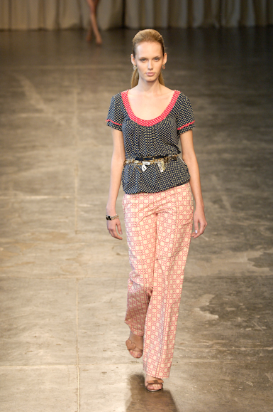 desfiles-isabelacapeto-saopauloverao2007rtw-149
