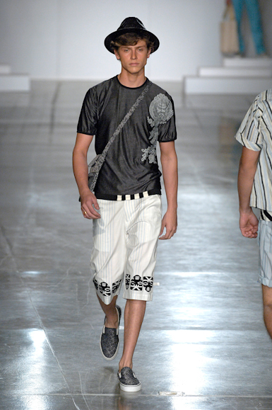 desfiles-marioqueiroz-saopauloverao2007rtw-134