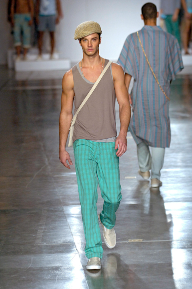 desfiles-marioqueiroz-saopauloverao2007rtw-144