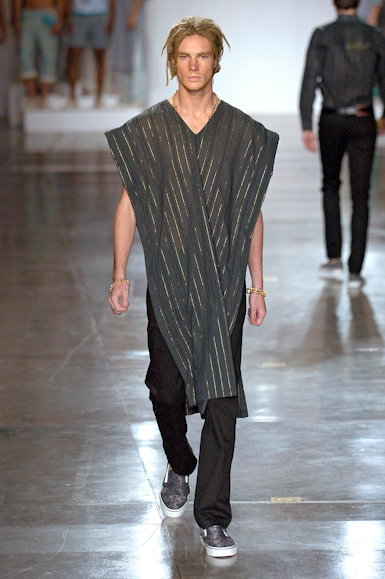 desfiles-marioqueiroz-saopauloverao2007rtw-148