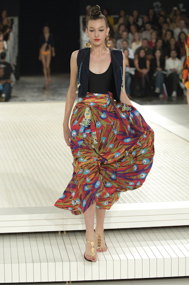 desfiles-neon-saopauloverao2007rtw-138