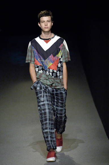 desfiles-oestudio-saopauloverao2007rtw-132